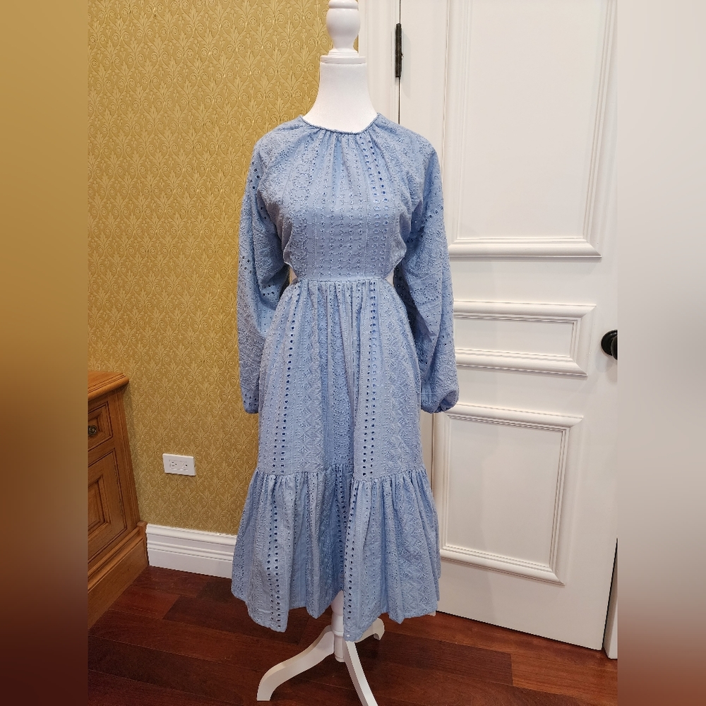 BACKLESS TIERED EYELET DRESS 👗